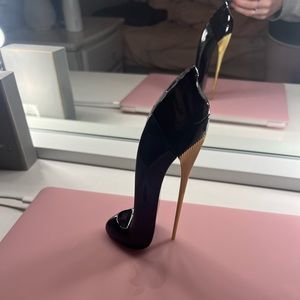 Caroline herrera perfume